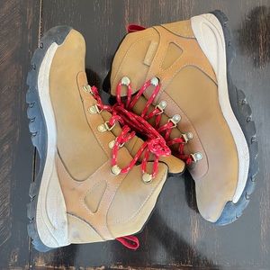 Waterproof Columbia hiking boot